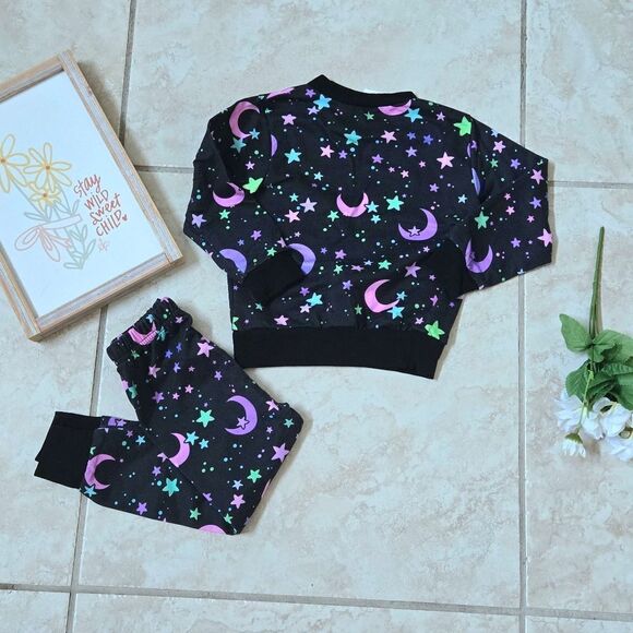Galaxy stars and moon pattern glow in the dark 2-piece pajama set - Picture 14 of 16
